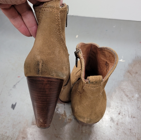 Frye Madeline Short Bootie Heels Cashew in color Suede Leather 7 M - Picture 5 of 9